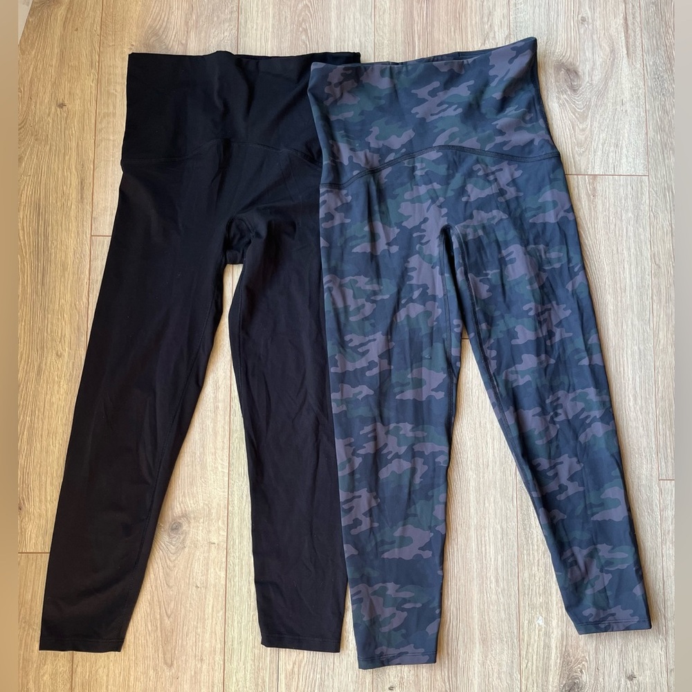 SPANX Black and Camouflage Leggings Bundle size M 22 inch inseam Capri Workout